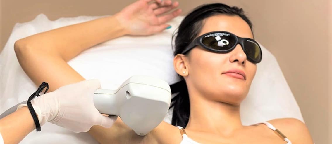 Soins d'épilation lumière pulsée